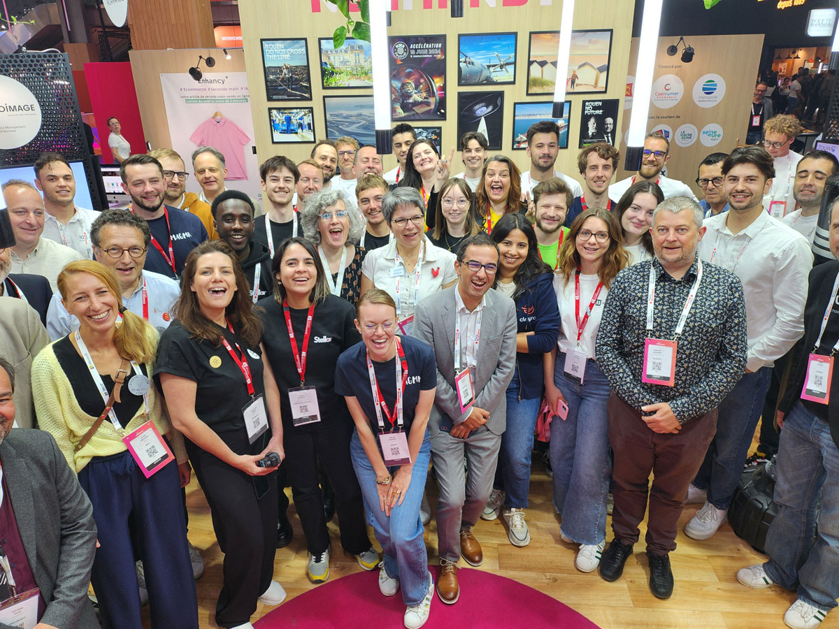 numerique-normandie-filliere photo de groupe des membres NWX sur le stand à Vivatech